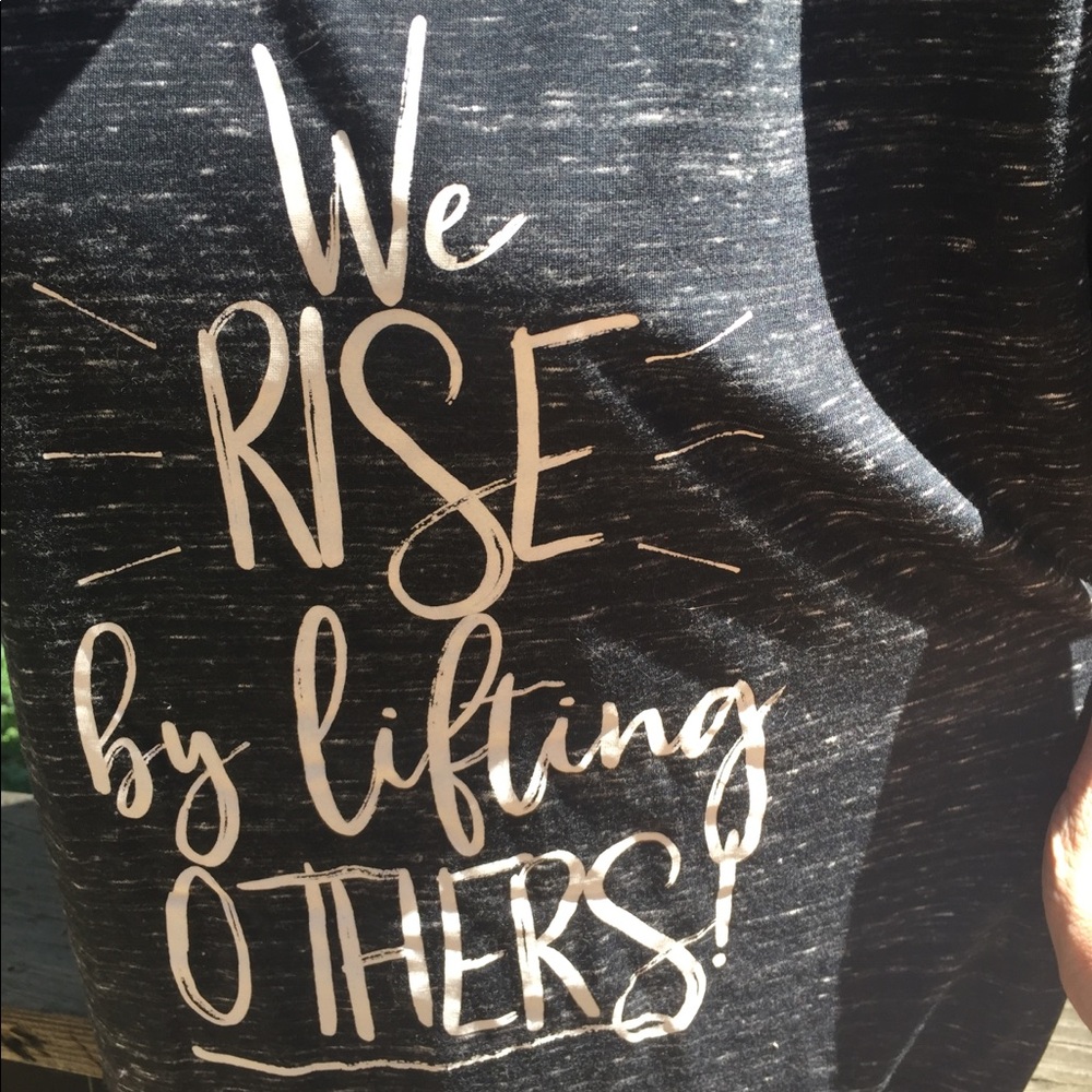 We Rise by Lifting Others short sleeve T shirt vintage look - Picture 5 of 6